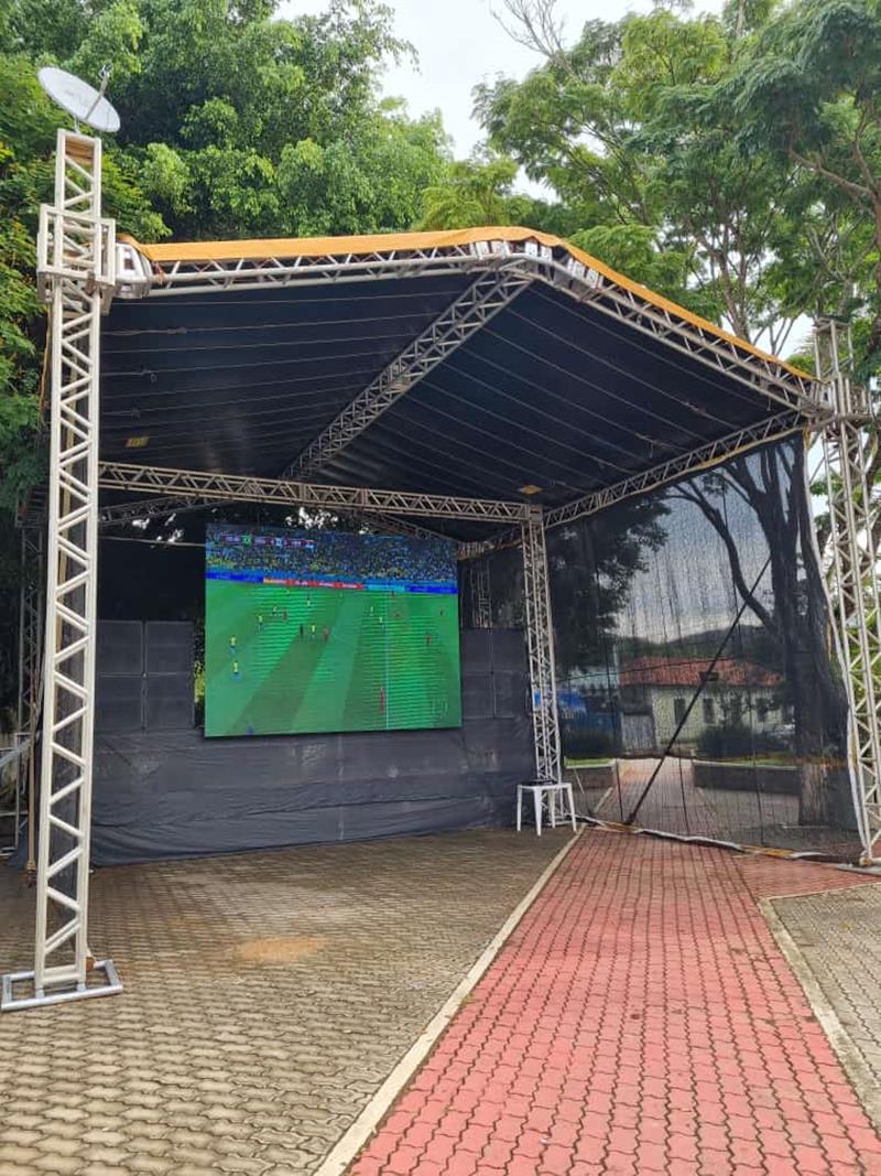 Na praça: Prefeitura instala telão para jogos do Brasil na Copa –  Prefeitura Municipal de Belmiro Braga – MG